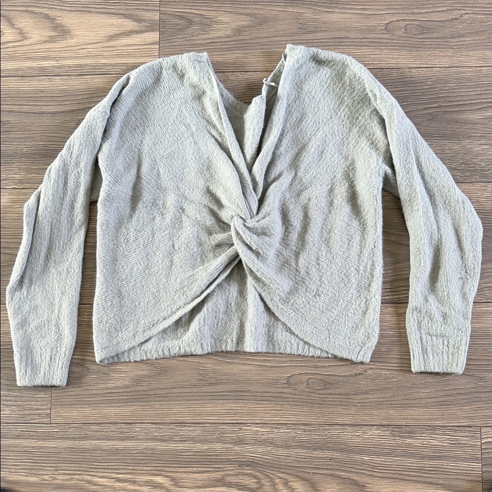 Hollister Heather Gray Twist V-Neck Sweater
